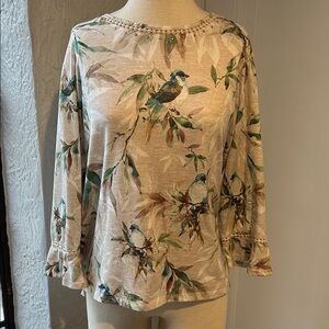 Alfred Dunner Floral Bird Print Women's Top - Cream and Green